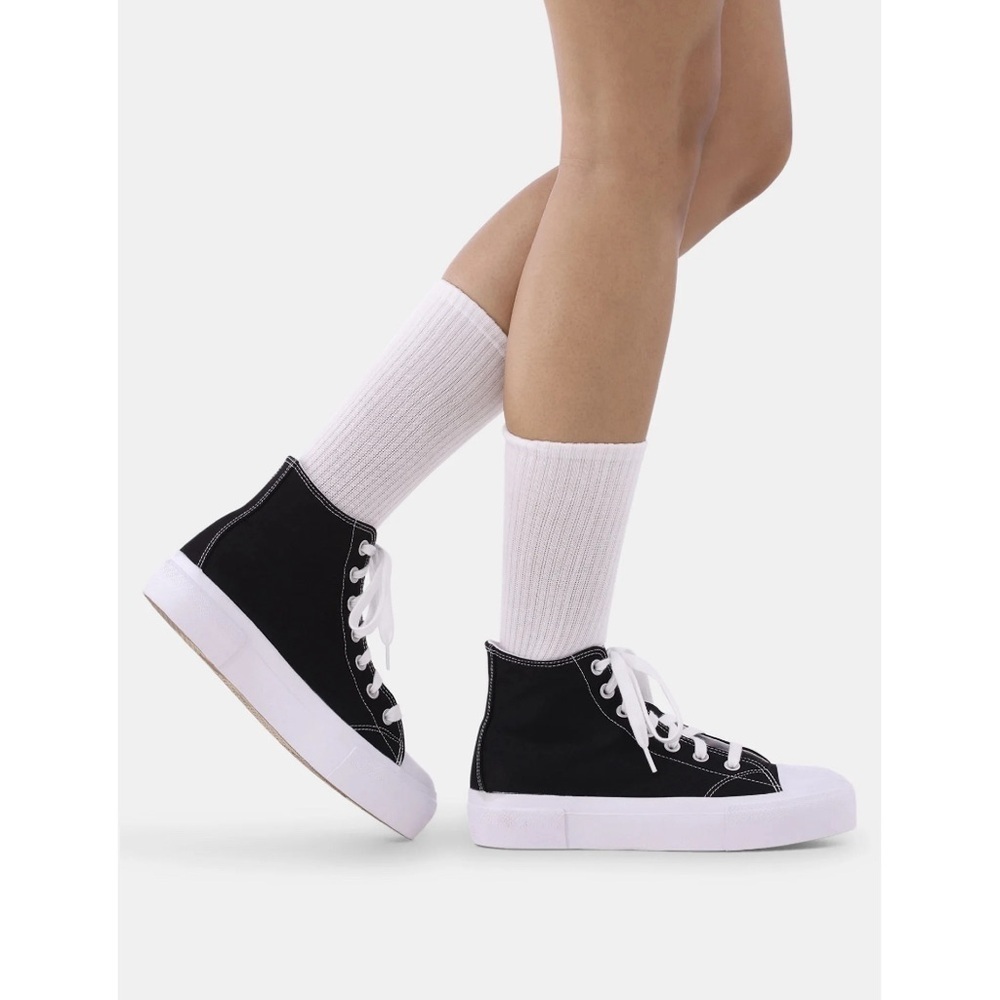 No Boundaries Platform Lace Up High Top Sneakers, Women’s Black and White